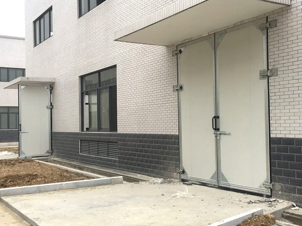 工業(yè)平開(kāi)門